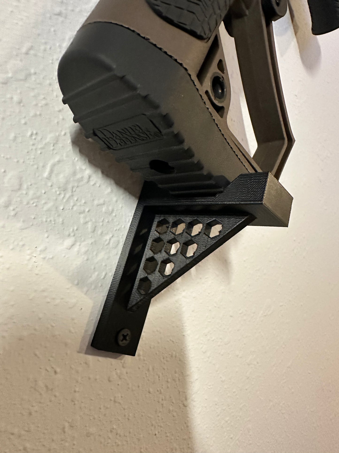HexMount - Honeycomb L-Brackets for Rifle Wall Display