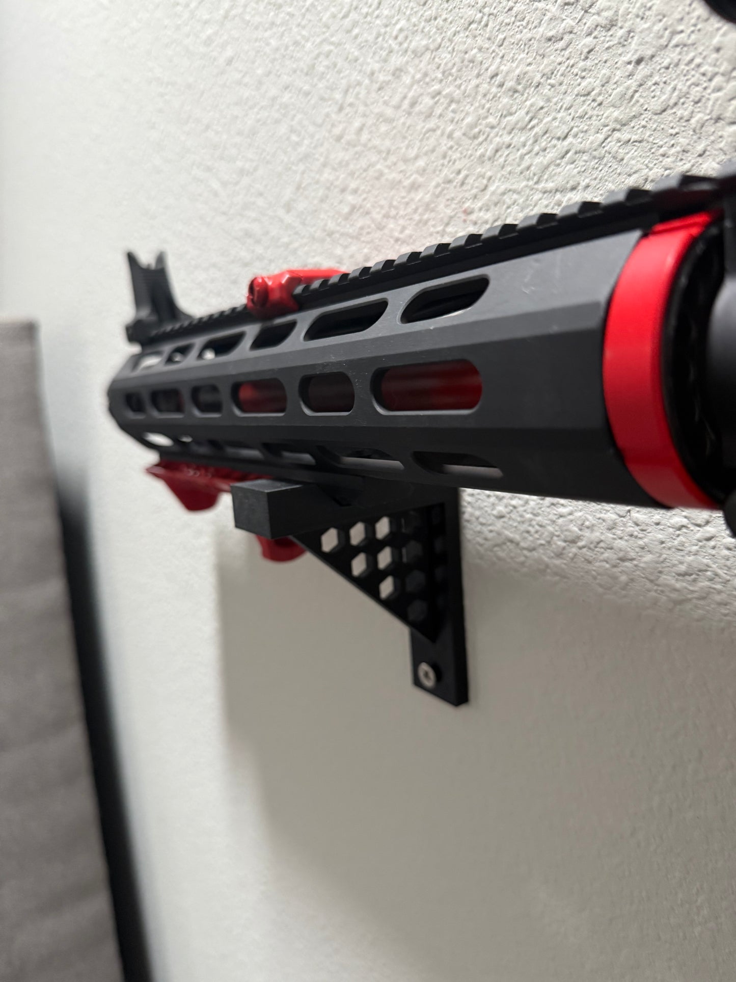HexMount - Honeycomb L-Brackets for Rifle Wall Display