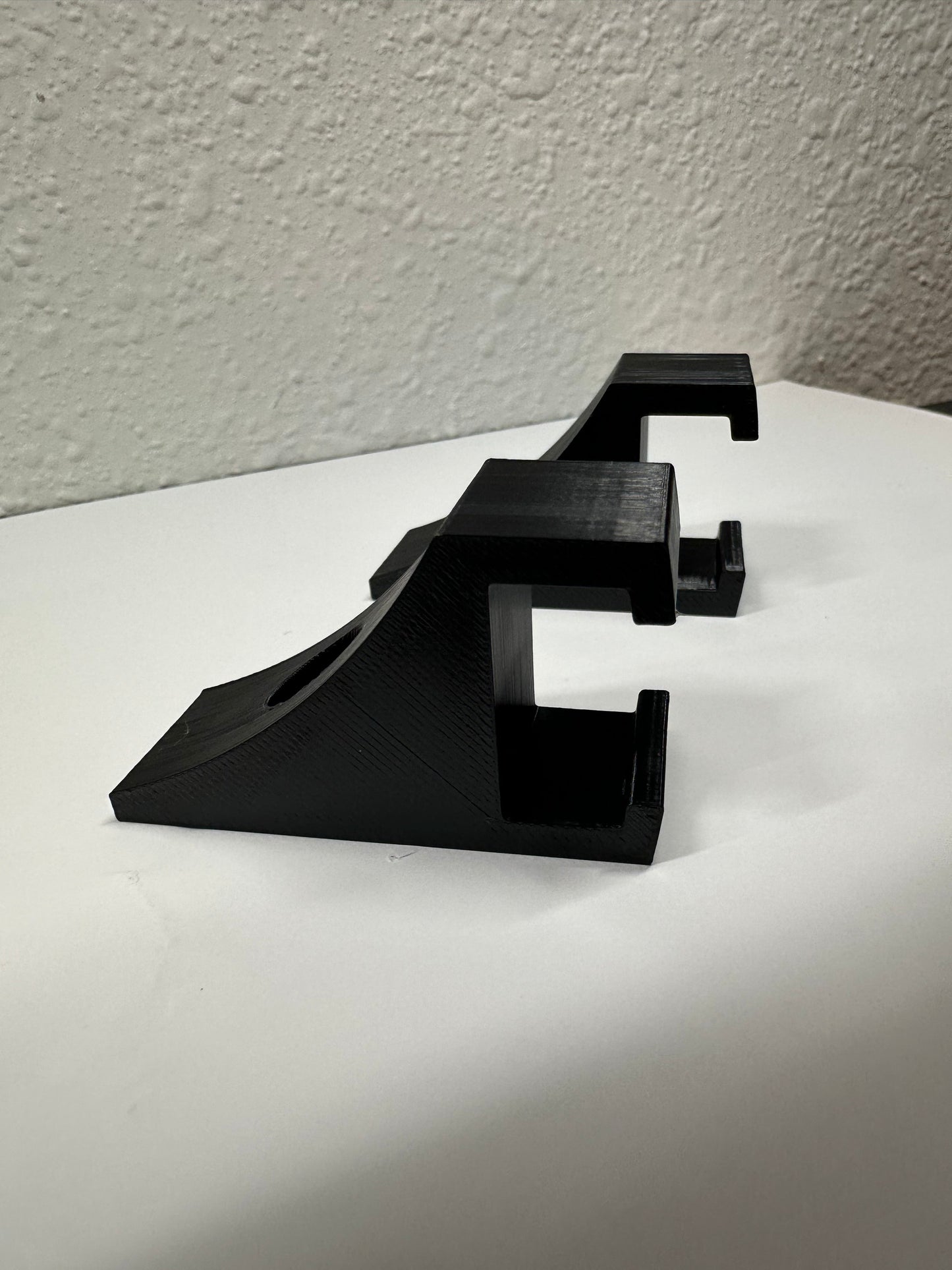 90° Magnetic Mounting Brackets for 24x12mm LED Aluminum Profiles – 4-Pack (Black ABS)