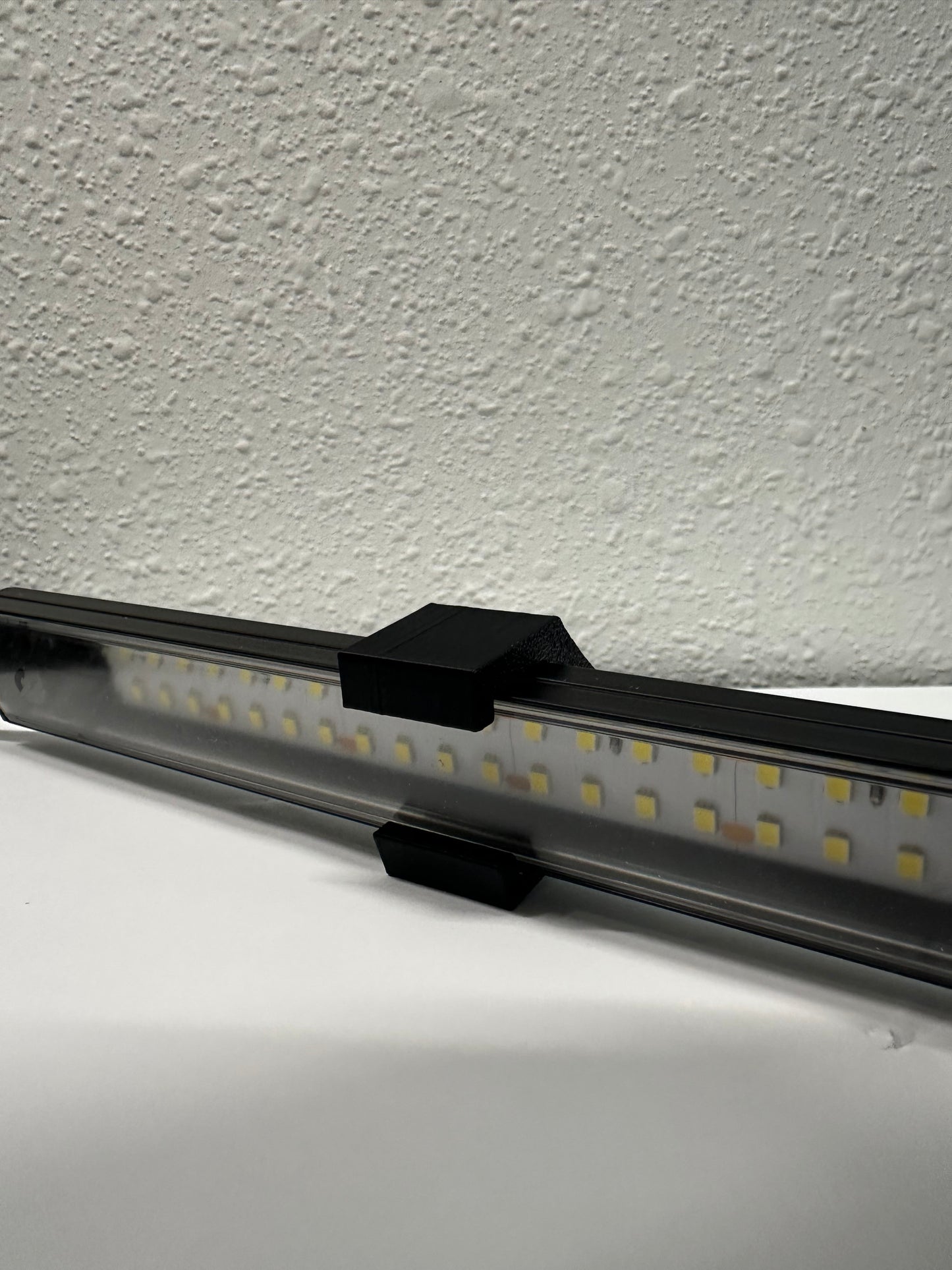 90° Magnetic Mounting Brackets for 24x12mm LED Aluminum Profiles – 4-Pack (Black ABS)