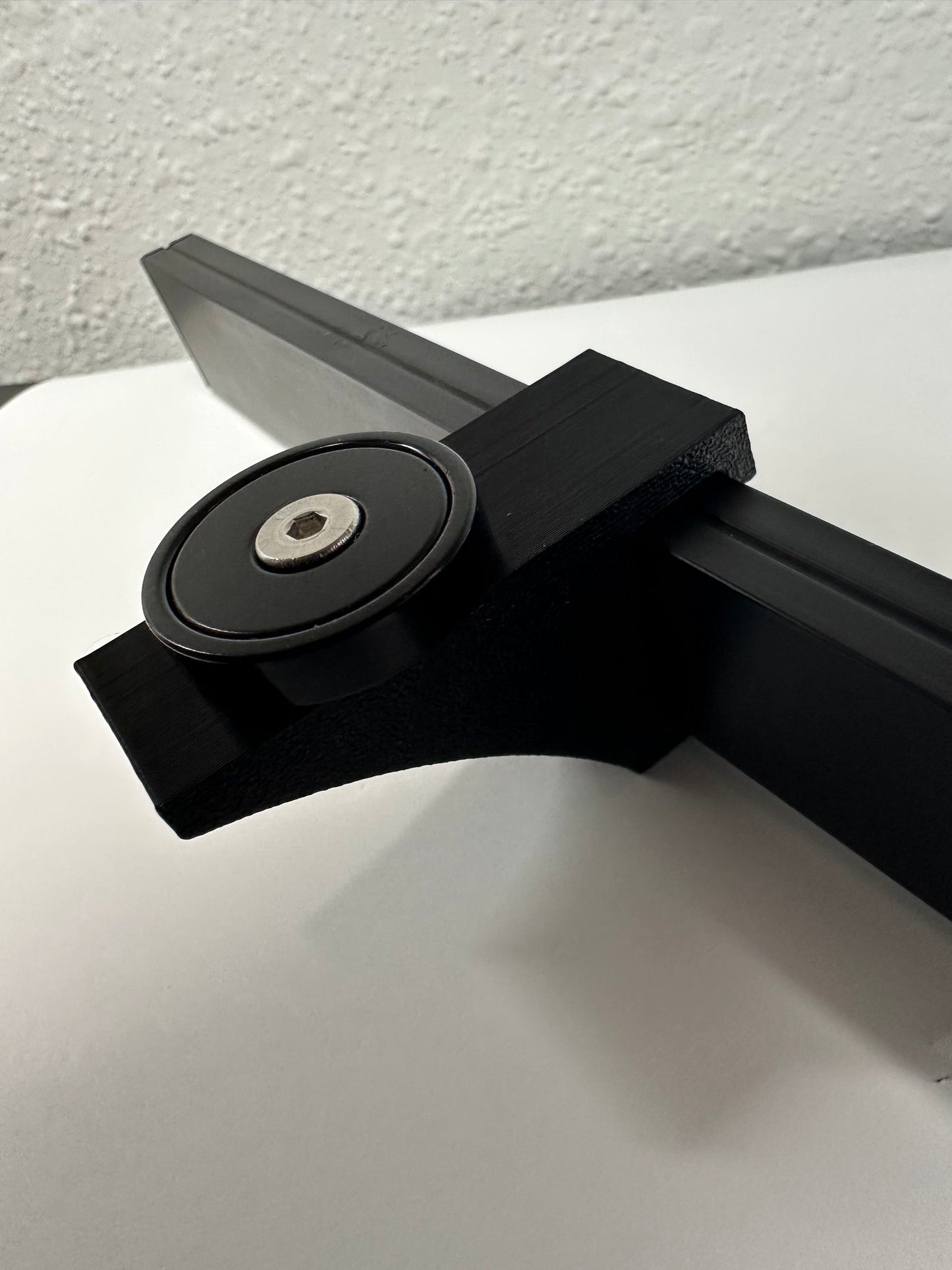 90° Magnetic Mounting Brackets for 24x12mm LED Aluminum Profiles – 4-Pack (Black ABS)