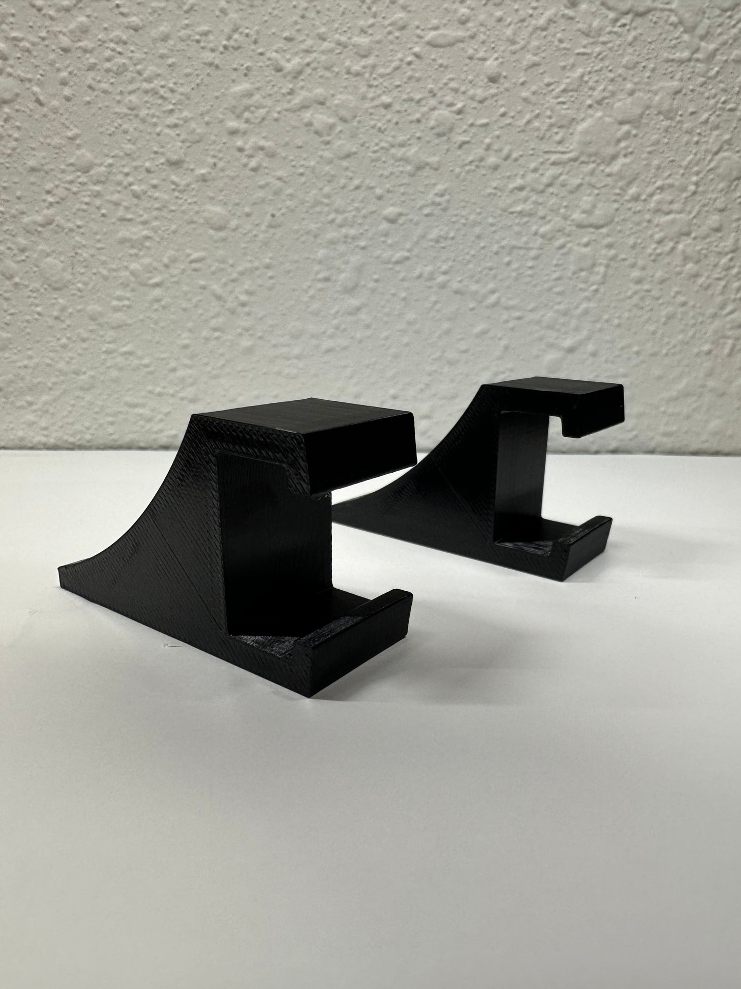 90° Magnetic Mounting Brackets for 24x12mm LED Aluminum Profiles – 4-Pack (Black ABS)