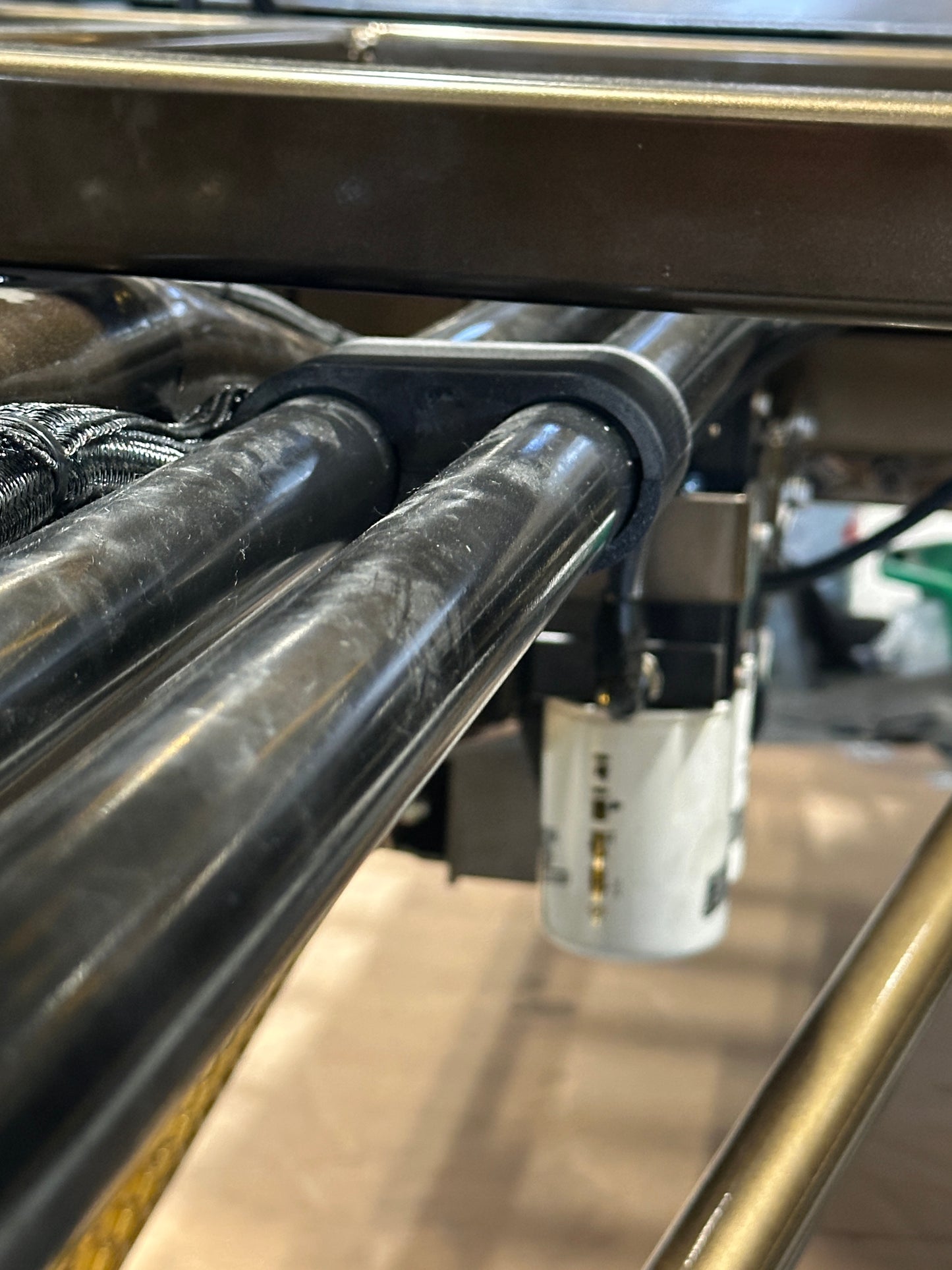 1.5" Pipe Spacer Clamp – Fixed 0.75" Gap | Dual Pipe Mount | 1/4-20 Hardware