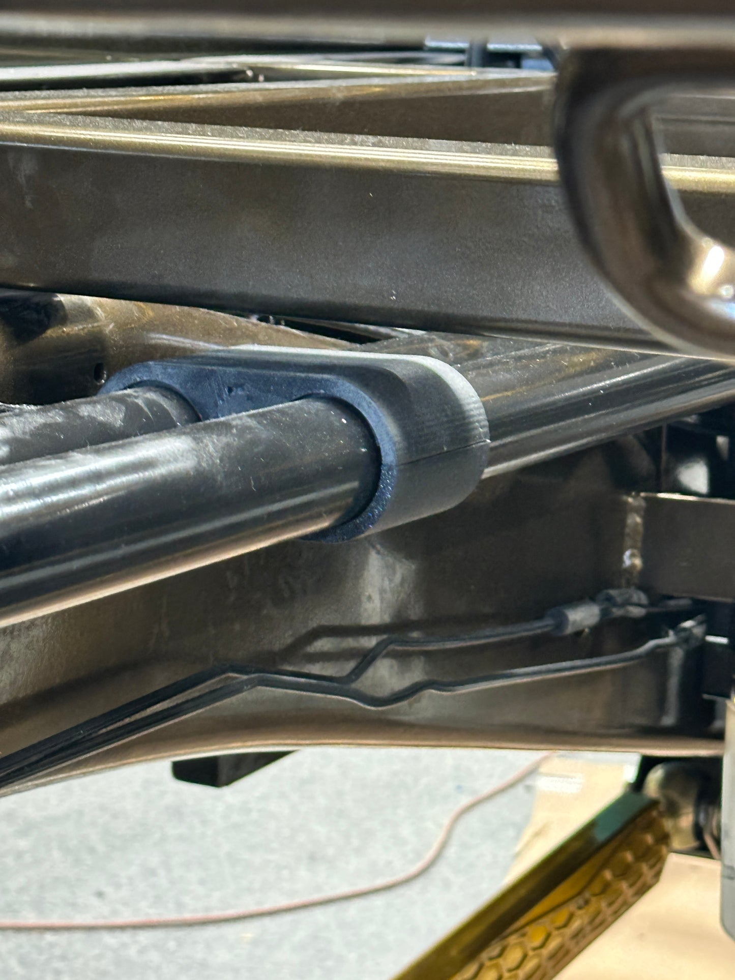 1.5" Pipe Spacer Clamp – Fixed 0.75" Gap | Dual Pipe Mount | 1/4-20 Hardware